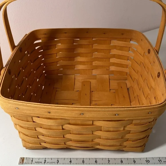 Longaberger Pie Carrier with Protector and Riser - Picture 9 of 16